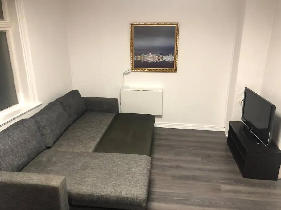 A Double Room - Not A Complete Apartment - Perfect Location For Exploring The City By Walking Берген Проживание в семье
