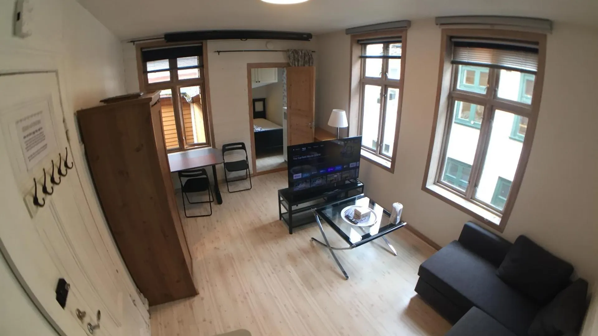 Контакты A Double Room - Not A Complete Apartment - Perfect Location For Exploring The City By Walking
